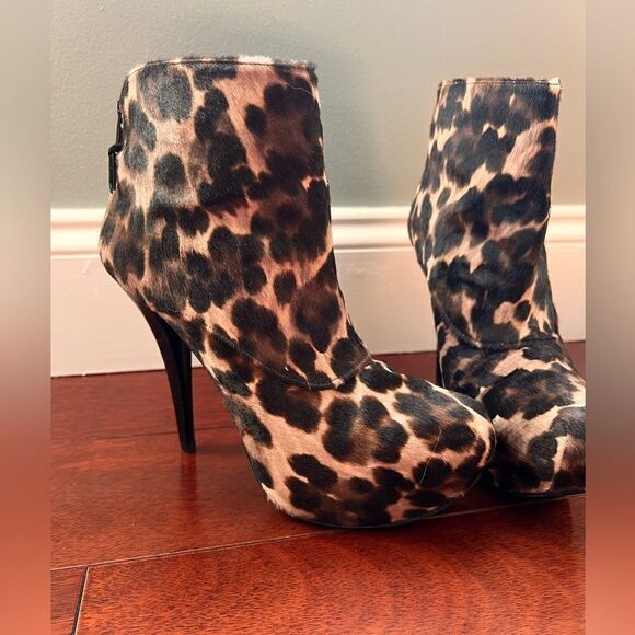 Stuart Weitzman Vintage Leopard Platform Booties | Worn Once - Picture 1 of 7